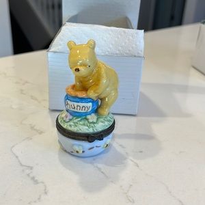 Winnie the Pooh Disney Designed by Midwest of Cannon Falls Hinged Box